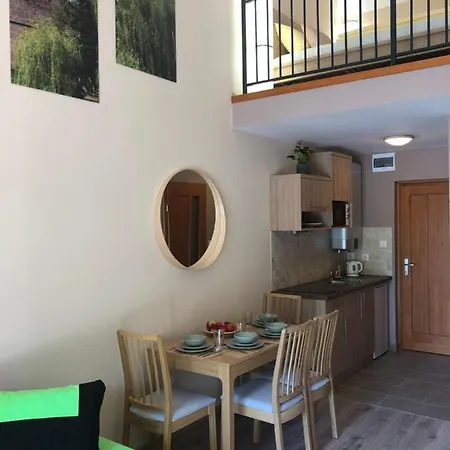 فندق مبيت وإفطار Castellum Apartmanhaz 4*