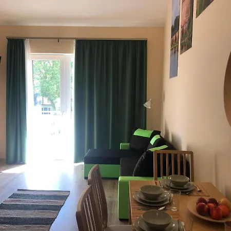 Castellum Apartmanhaz 4* غيولا