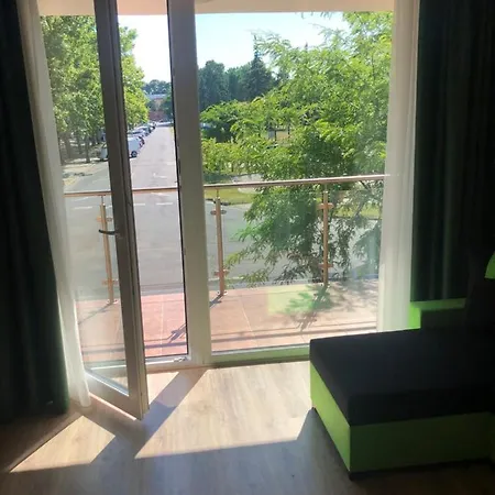 Castellum Apartmanhaz Frühstückspension Gyula