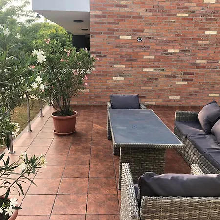 Bed & Breakfast Castellum Apartmanhaz Gyula