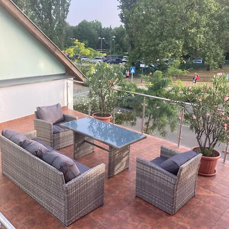 Bed & Breakfast Castellum 4*