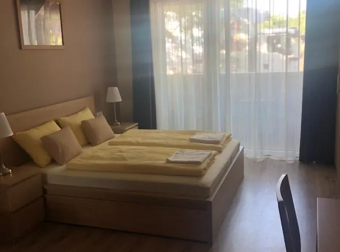 Castellum Apartmanhaz Couette-café 3*