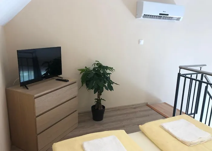 Castellum Apartmanhaz Bed & Breakfast