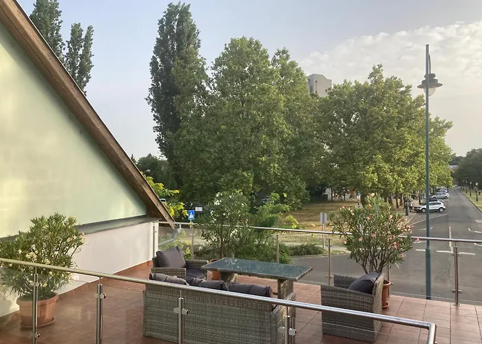Bed & Breakfast Castellum Apartmanhaz Gyula